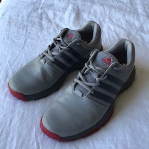 Golf shoes